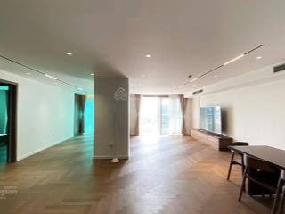 Bán căn hộ cao cấp tòa p ciputra 182m², view công viên 65ha, ban công đông nam