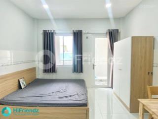 Siêu phẩm studio full nội thất ban công lớn  sát cầu chữ y