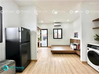 Siêu phẩm studio mới xây full nội thất ban công lớn ngay sát cầu chà và