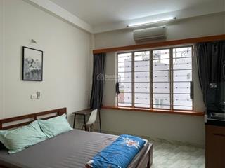 Chỉ tính điện, còn lại free  căn hộ full nội thất siêu thoáng gần cầu nguyễn tri phương, sát q5