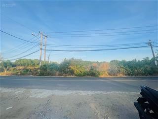 Ngang 60m. đã tách ra 4 sổ. gần biển và ub xã long hoà. phù hợp đa ngành. gần vinhomes cần giờ