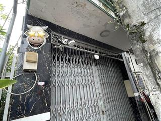 Nhà siêu hiếm  43m2 (4x11m)  2 tầng  2 pn  2wc  sổ vuông a4  cách chợ phước long 100m