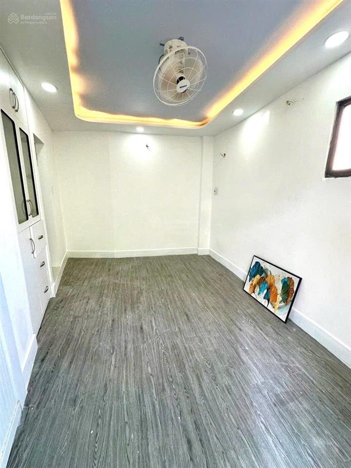 Sổ hồng riêng  2pn 2wc  vào ở ngay  cách vài căn ra mặt tiền đường  thuận tiện di chuyển