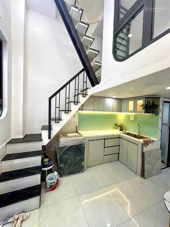 Sổ hồng riêng  2pn 2wc  vào ở ngay  cách vài căn ra mặt tiền đường  thuận tiện di chuyển