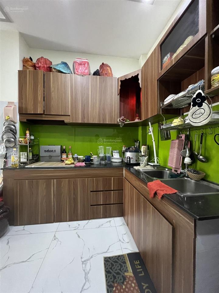 Nhà nở hậu 7.5m  hẻm xe tải tránh  gần giáo xứ bình an  70m  3 tầng btct  4pn  3wc