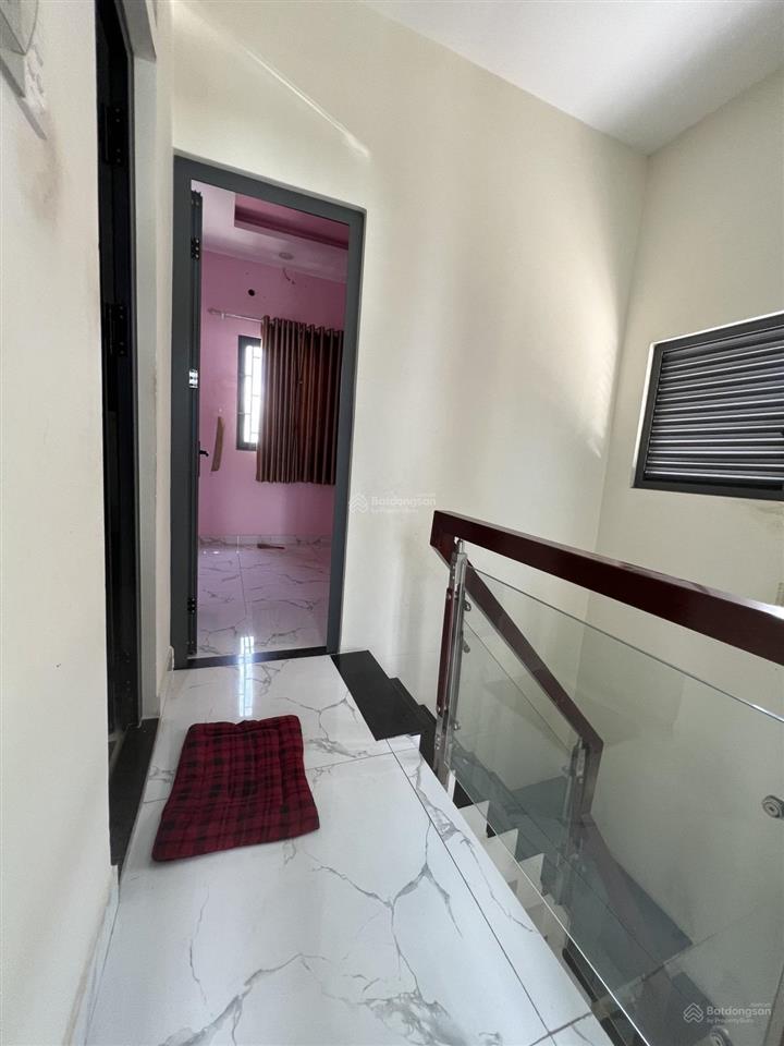 Nhà nở hậu 7.5m  hẻm xe tải tránh  gần giáo xứ bình an  70m  3 tầng btct  4pn  3wc