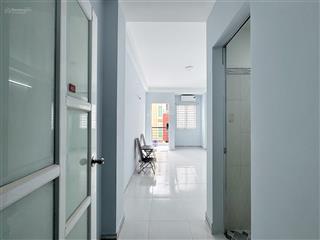 Cho thuê căn hộ studio bancol lớn thoáng mát, 30m2, ngay công viên lê thị riêng