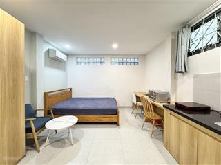 Cho thuê căn hộ studio cực xinh  cửa sổ lớn 32m2  full nội thất  ngay vòng xoay dân chủ