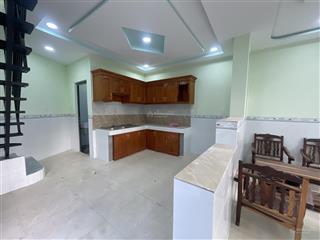 Nhà mới 100% mặt tiền đường ngay công viên võ trần chí  khu tên lửa