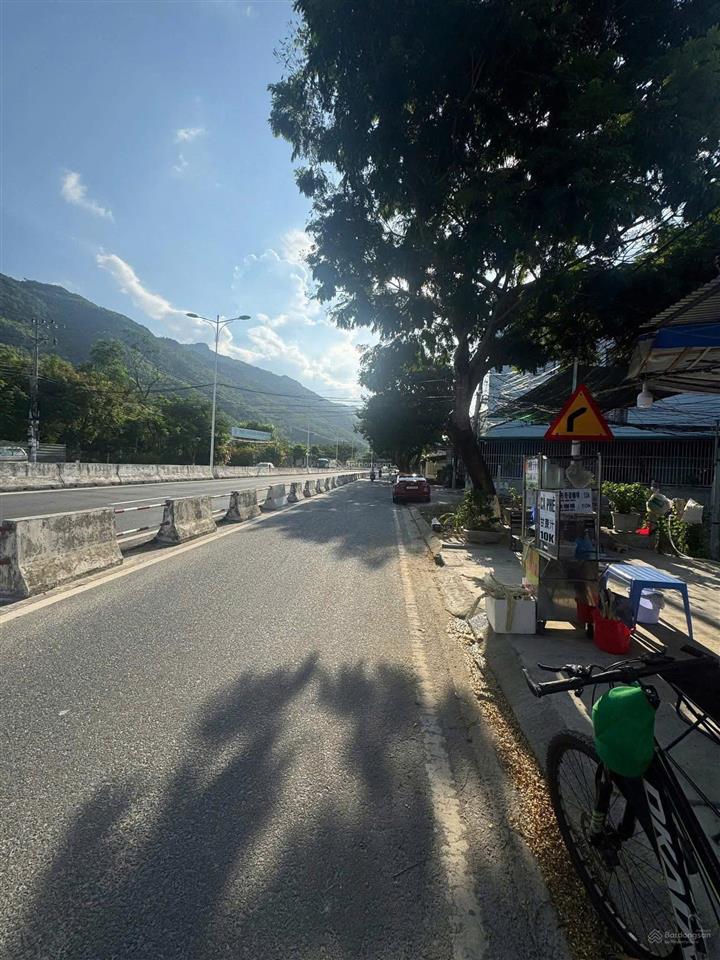 Bán lô đất 2 mặt tiền đường nguyễn tất thành  vị trí đẹp hiếm có