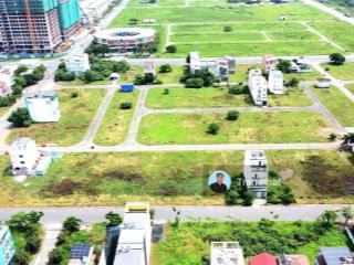 Còn 1 lô đất duy nhất trục đường rộng 40m. diện tích 90m2. trung tâm hành chính tp.thủ đức cũ