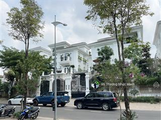 Biệt thự ven sông vàm thuật góc 2mt, ngang 20m hơn 270m2 đất, kết cấu 4 tầng, giá bán 37 tỷ