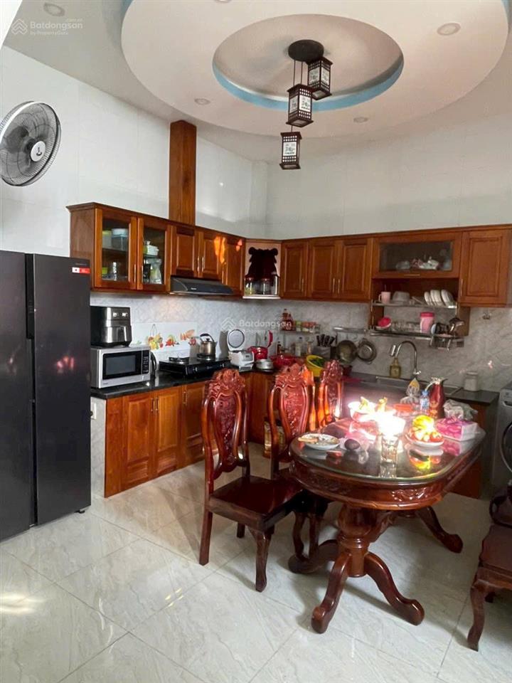 Bán nhà riêng tại bình thành, 4,93 tỷ, 54m2, 4pn, 4wc, pháp lý đầy đủ, tiện nghi