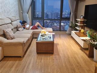 Chính chủ cần bán căn 2 ngủ 71m2 full đồ chung cư mipec riverside gần phố cổ giá 5.86 tỷ0916 393 ***