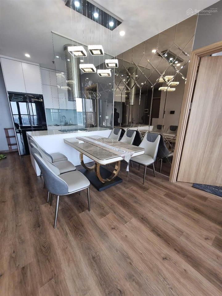 Chính chủ bán căn 3 ngủ tầng cao 80m2 chung cư berriver no2 nguyễn văn cừ giá 6.8 tỷ 0916 393 ***