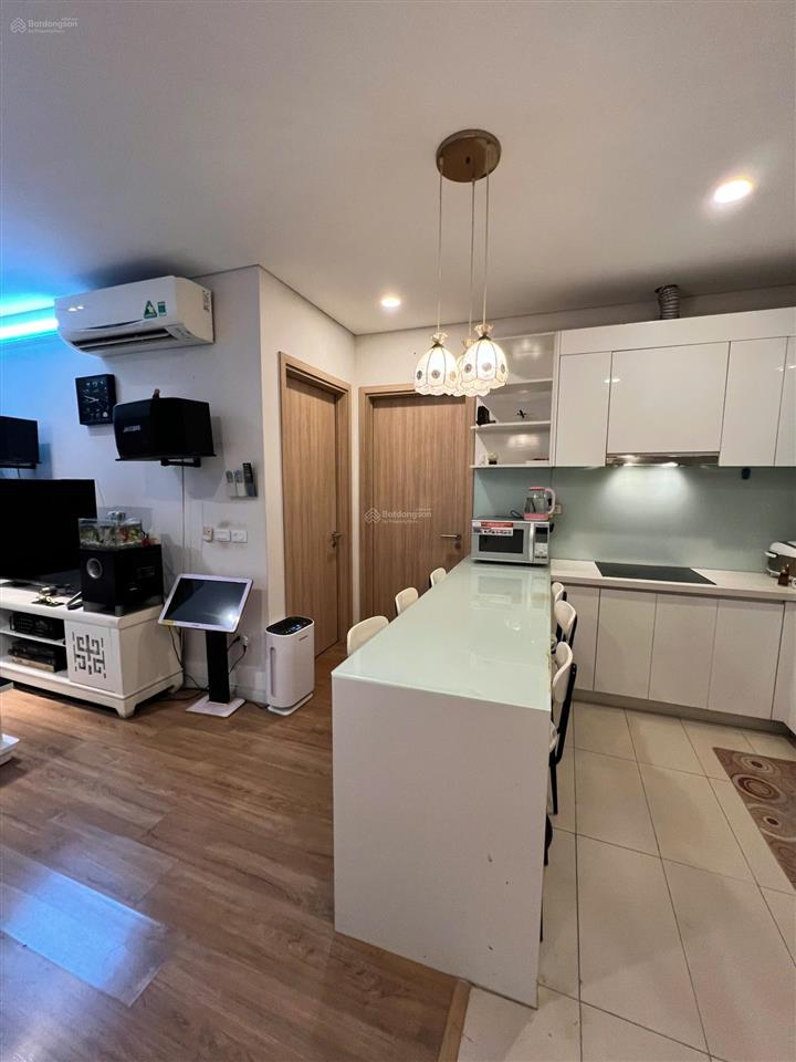 Bán căn 2 ngủ chung cư mipec long biên 68m2 full đồ đẹp view phố ngọc lâm giá 6.56 tỷ 0916 393 ***