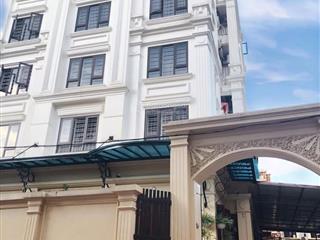 Chính chủ cho thuê chung cư 2 ngủ 2 vệ sinh 65m2 có đồ gần aeon mall long biên 6 triệu 0916 393 ***