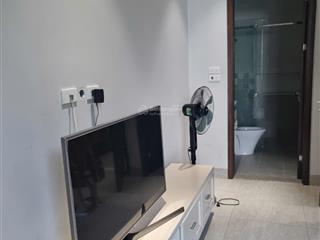 Cho thuê chung cư mini siêu đẹp phố tư đình 32m2 có ban công giá 5 triệu, có chỗ đỗ oto 0916 393 ***