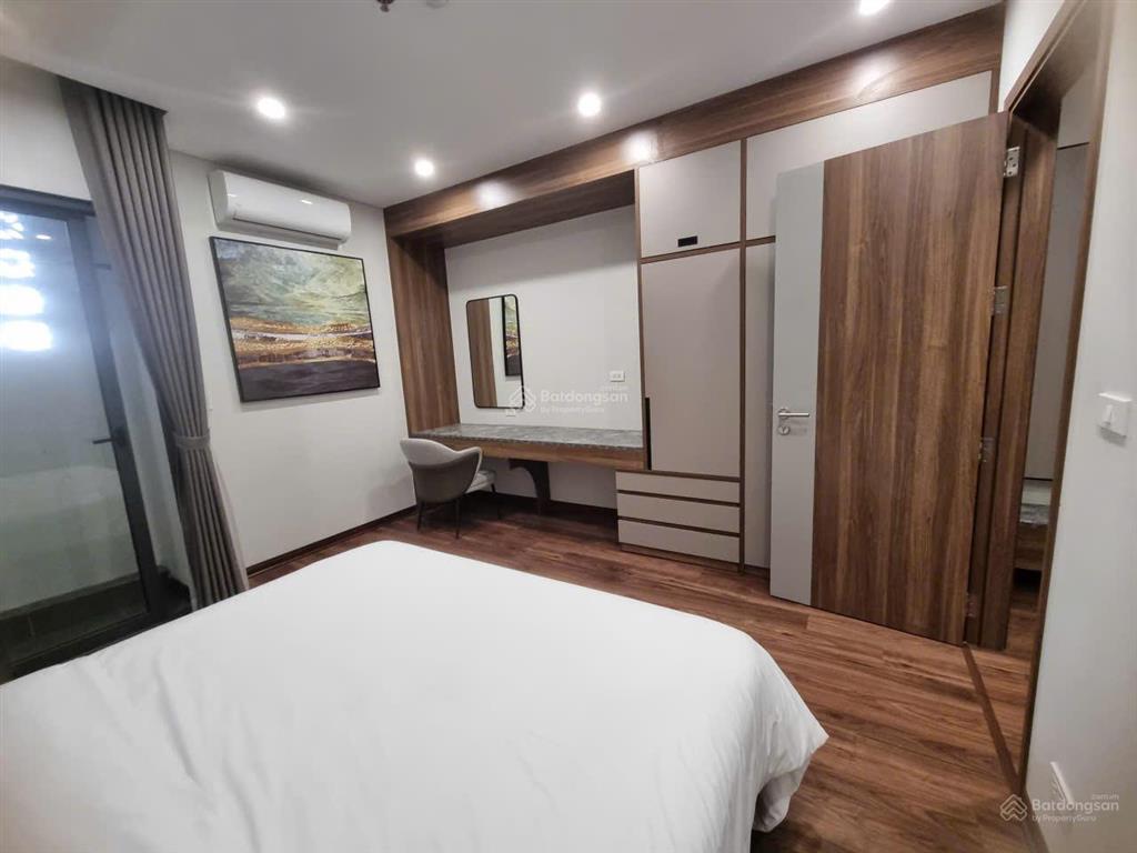 Cho thuê căn hộ cao cấp 65m2 full đồ phố hồng tiến gần phố cổ, wellspring giá 14 triệu0916 393 ***