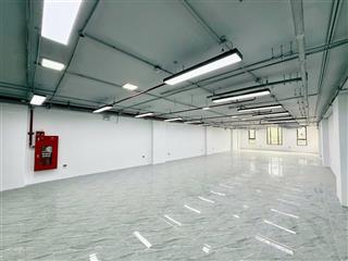Cho thuê nhà mặt phố đê la thành ba đình dt 100m2 x 7 tầng thang máy thông sàn giá 65tr/tháng