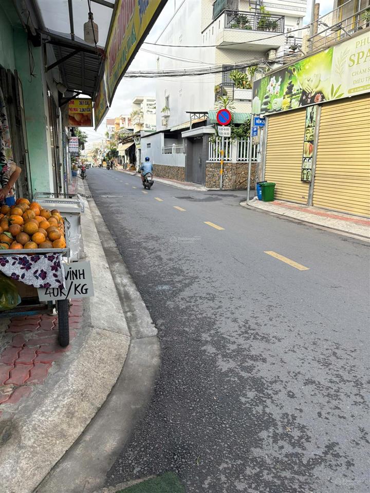 Bán đất cổng chợ 232,7m2 full thổ cư thực tế sử dụng 241m2 có sẵn 11 phòng trọ