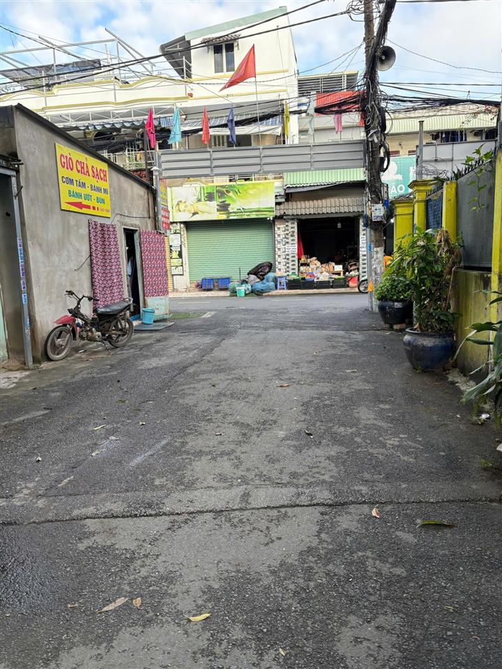 Bán đất cổng chợ 232,7m2 full thổ cư thực tế sử dụng 241m2 có sẵn 11 phòng trọ