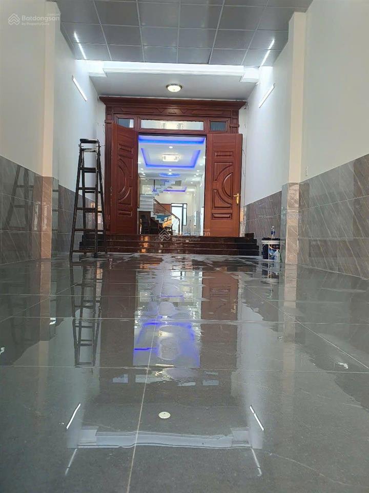 Bán nhà mt đường trần văn mười hóc môn. nhà mới. dân cư đông đúc. tiện kinh doanh buôn bán