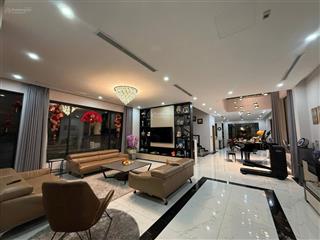 Cho thuê biệt thự đơn lập vinhomes riverside , diện tích 400m2 full đồ đẹp giá 120tr/tháng