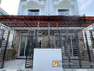Quá đẹp! nhà 3 tầng có sân cổng riêng gần chợ minh kha full nội thất tầng 1 ngõ ô tô đỗ cửa