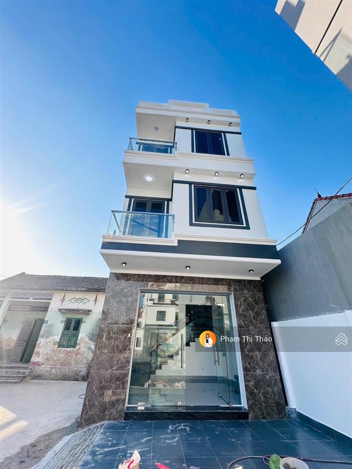 Ngay sau nhà văn hoá hoà nhất  đặng cương. ra mặt đường worldbank 150m