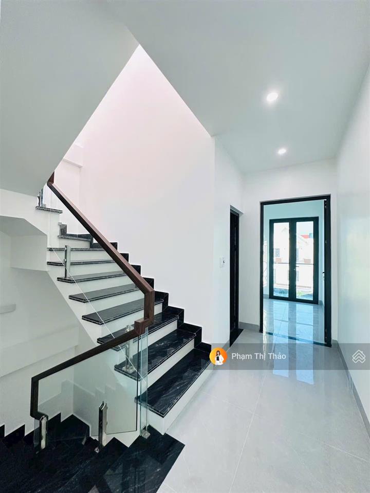 Ngay sau nhà văn hoá hoà nhất  đặng cương. ra mặt đường worldbank 150m