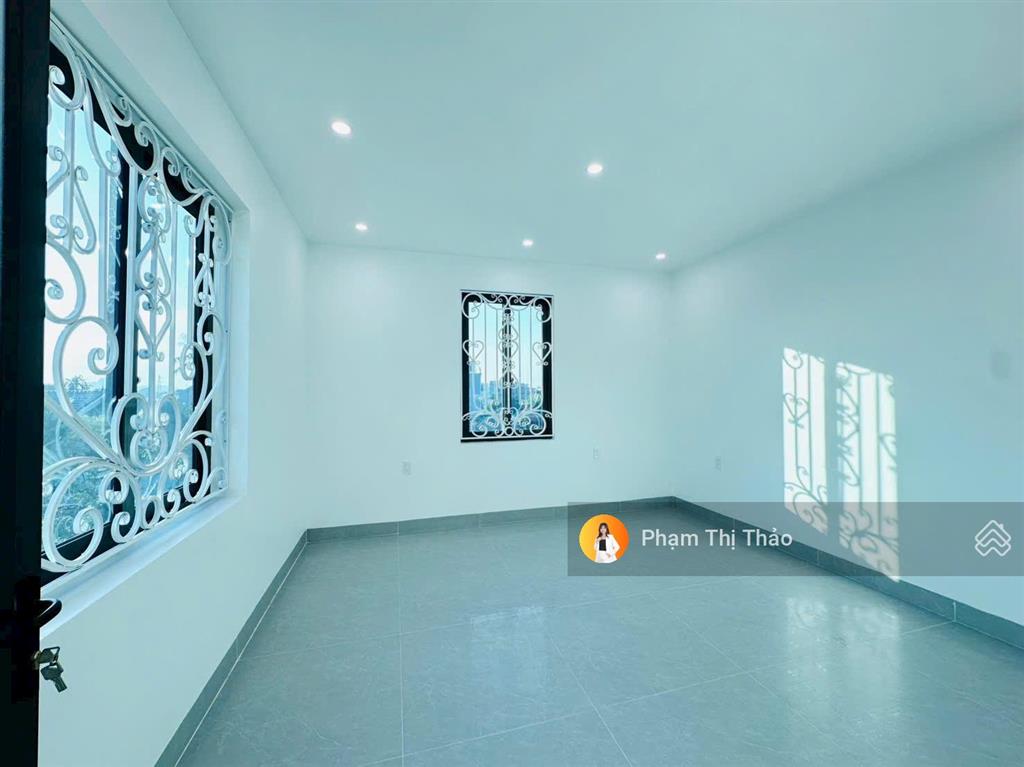 Ngay sau nhà văn hoá hoà nhất  đặng cương. ra mặt đường worldbank 150m