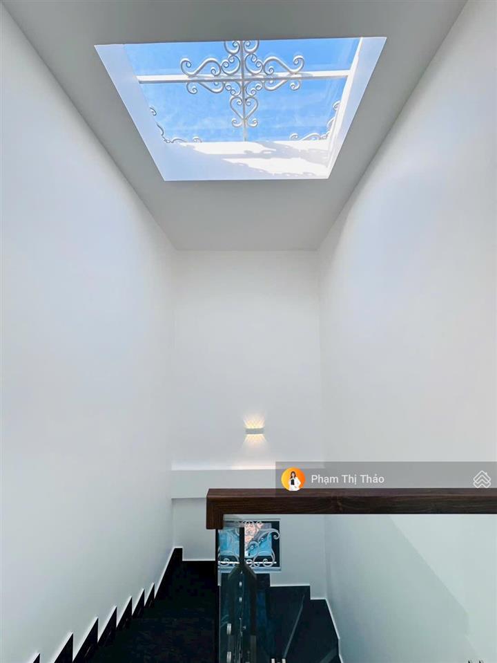 Ngay sau nhà văn hoá hoà nhất  đặng cương. ra mặt đường worldbank 150m