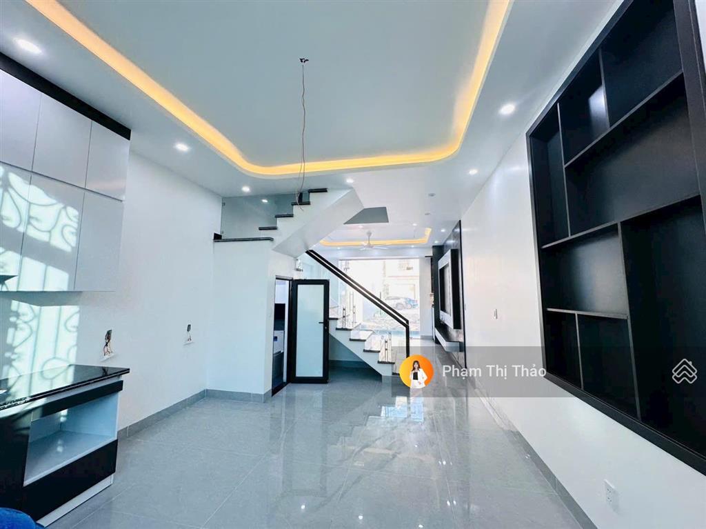 Ngay sau nhà văn hoá hoà nhất  đặng cương. ra mặt đường worldbank 150m