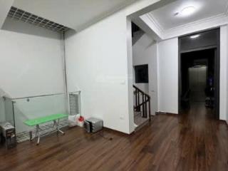Cần bán gấp nhà hóc môn dt 4x18m xây dựng 4 tầng, kiên cố nhà mới full nội thất vào ở ngay