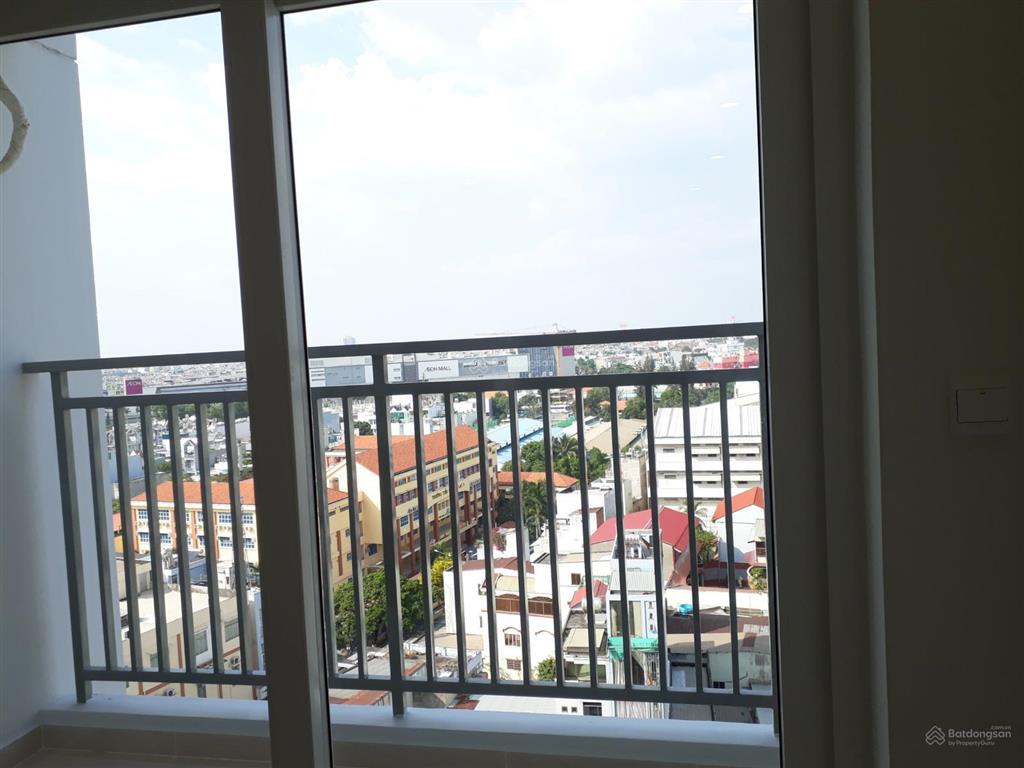 Chính chủ bán gấp c/c moonlight có sổ hồng 2 phòng ngủ hỗ trợ vay bank  0931 918 ***