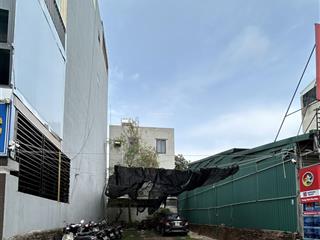 Bán gấp mảnh đất phân lô đàm quang trung long biên 135m2, oto tránh, vào đất 2 thoáng, 135tr/m2