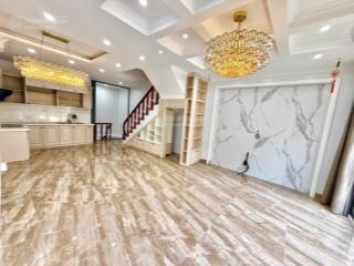 Bán gấp nhà hồng tiến long biên 45m2 5 tầng, đường oto thông, gara, gần phố, full đồ, giá tốt.