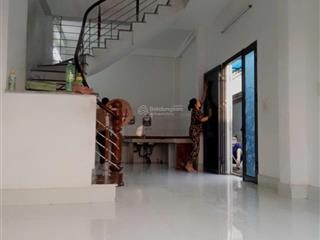 Bán nhà 3 tầng 42m lô góc, ô tô đỗ cửa, nằm trong khuôn viên thành phố thông minh, gần cầu nhật tân