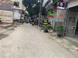 Sát đấu giá, trục kinh doanh, đường thông ô tô ngủ trong nhà