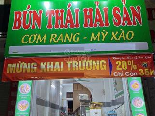 Căn nhà ở mặt phố cốm vòng  dịch vọng hậu 50m2 x 4 tầng 2 mặt tiền, vỉa hè rộng kinh doanh sầm uất