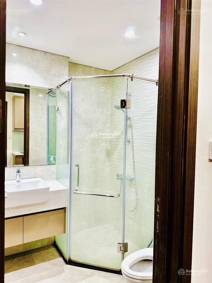 Cho thuê căn studio vinhomes west point nội thất full/cơ bản giá chỉ từ 12tr/th   0982 637 ***