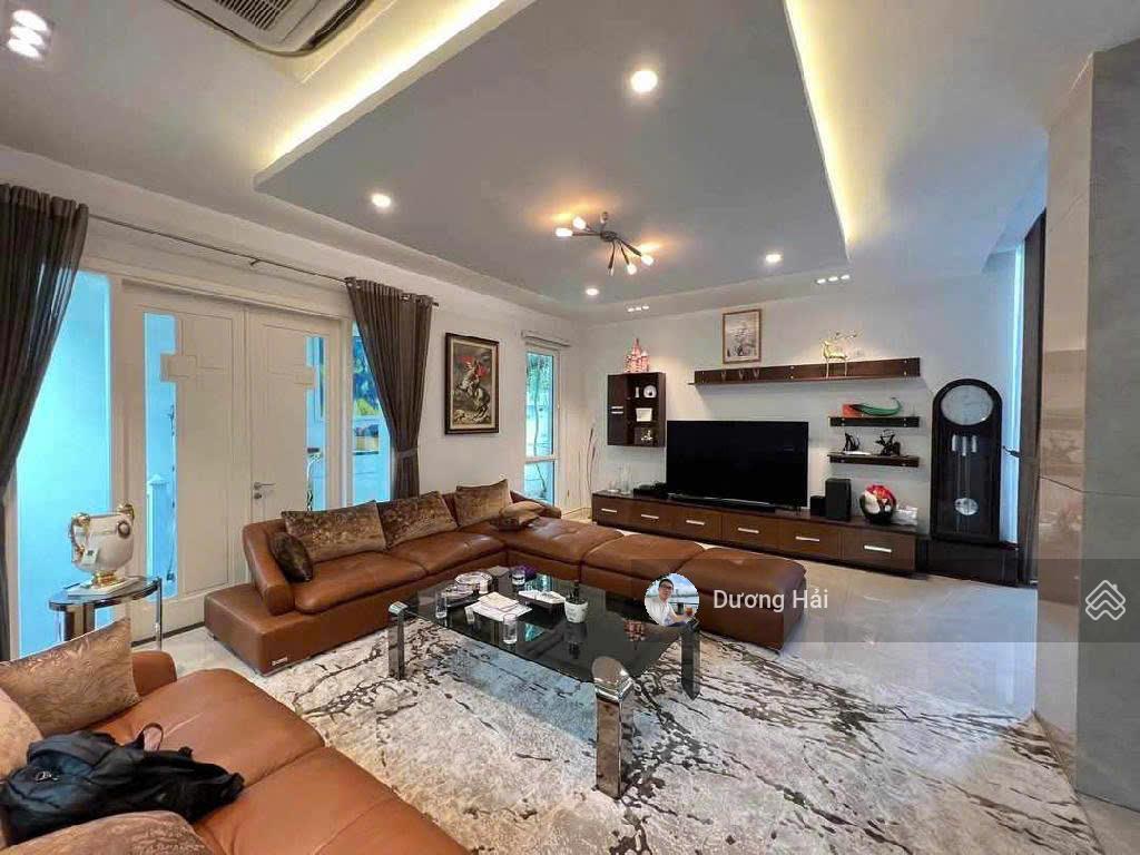 Bán biệt thự mặt phố kđtm cầu giấy  dịch vọng  200m2 mt 14m vỉa hè kdvp  gần cv cầu giấy
