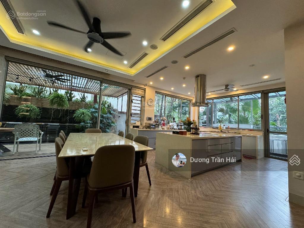 Bán nhà nhật chiêu  tây hồ  160m2 x mt 11m  gara ô tô  nhà đẹp 3 thoáng