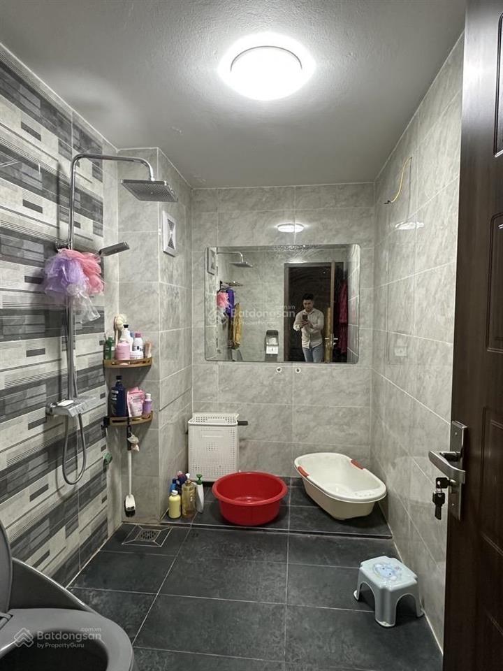 Bán nhà riêng tại phố nghĩa đô  cầu giấy 70m2 mt góc 15m  lô góc hàng xóm starlake  ô tô vỉa hè