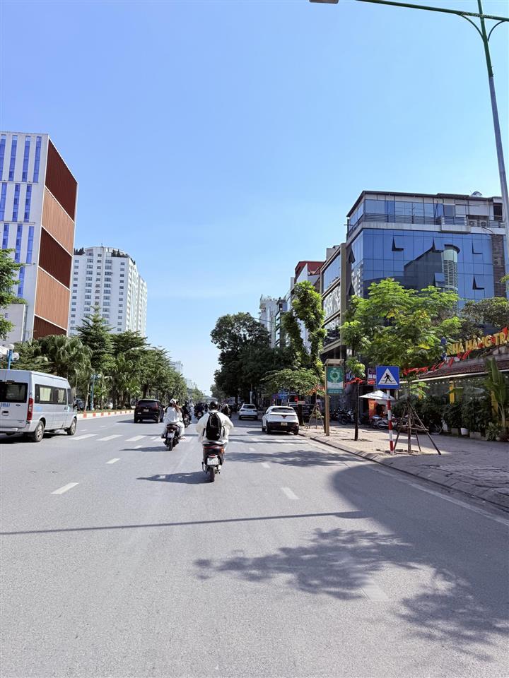 Bán nhà mặt phố hoàng quốc việt  cầu giấy  200m2 x 7 tầng  vỉa hè 10m kinh doanh vp