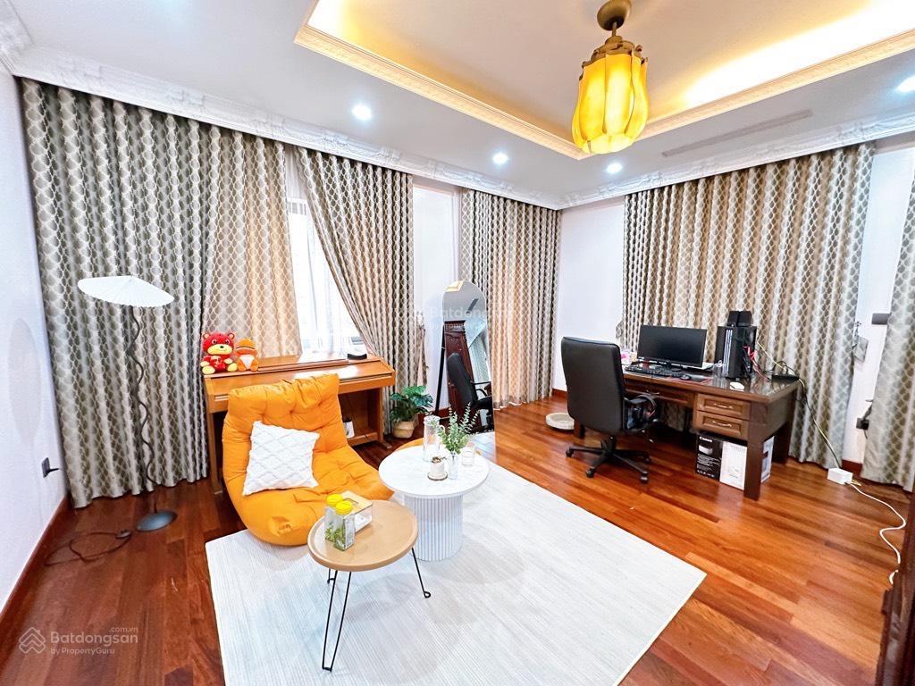 Bán nhà đỗ nhuận  ngoại giao đoàn  125m2, 4 tầng lô góc  hai mặt ô tô tránh vỉa hè kdvp