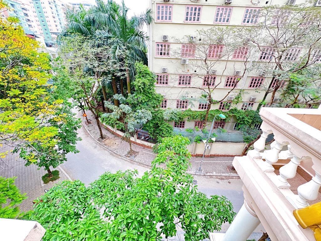 Bán nhà đỗ nhuận  ngoại giao đoàn  125m2, 4 tầng lô góc  hai mặt ô tô tránh vỉa hè kdvp