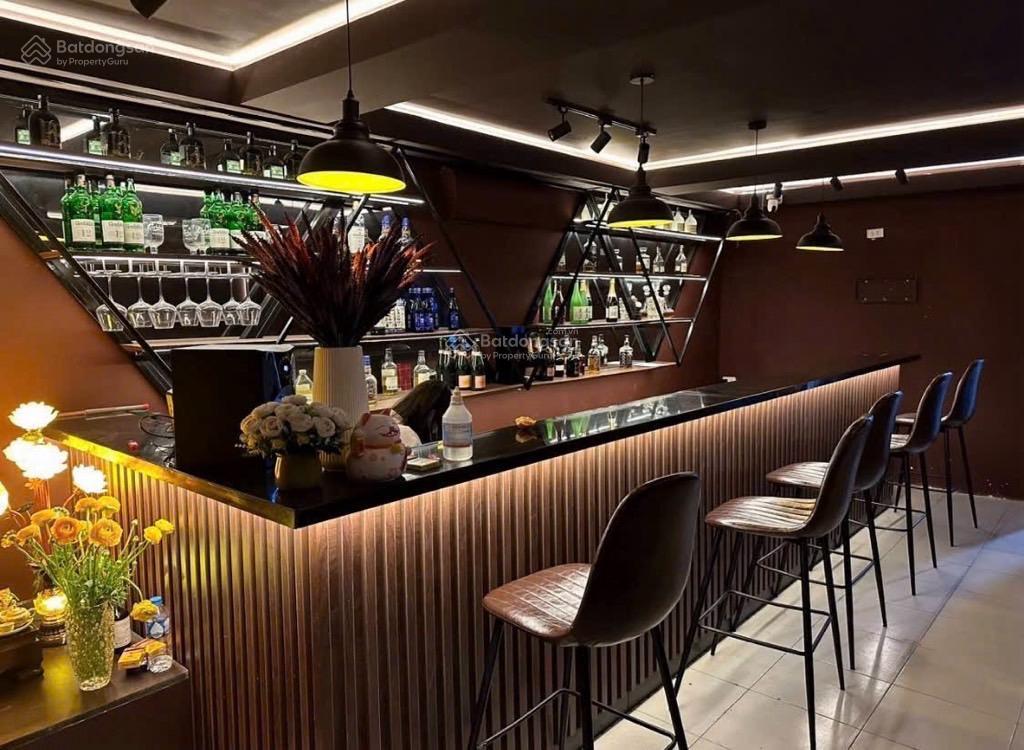 Bán nhà mặt phố nghĩa tân  dt 90m2 mt 6m  ô tô vỉa hè kinh doanh sầm uất xây 9 tầng thang máy đẹp