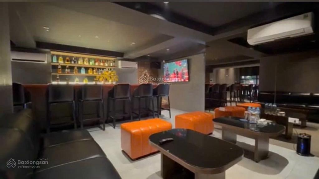 Bán nhà mặt phố nghĩa tân  dt 90m2 mt 6m  ô tô vỉa hè kinh doanh sầm uất xây 9 tầng thang máy đẹp